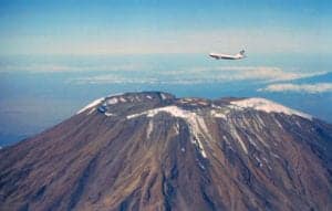 Har du ikke kombineret Kilimanjaro trekket med en safari, vil du blive kørt til lufthavnen. Her starter hjemrejsen til Danmark.