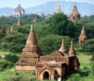 I dag skal du ud og cykle rundt mellem de mange templer, der ligger rundt omkring i Bagans landskab. Over en periode på 250 år, dengang Bagan lå i centrum af det gamle Pagan-imperium, blev der bygget mere end 10.000 templer i området. I dag står over 2.200 templer og pagodaer tilbage i en stand, der er imponerende. Cykl afsted i dit eget tempo på de flade veje og nyd dagen. 