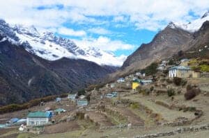 I dag følger vi floden Imja Khola og fortsætter til Pangboche, hvorfra vi har en rolig rute til Phortse, som ligger i 3.860 meters højde. 