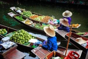 Besøg ved det flydende marked og fly til Chiang Mai