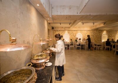 Buffet food serving